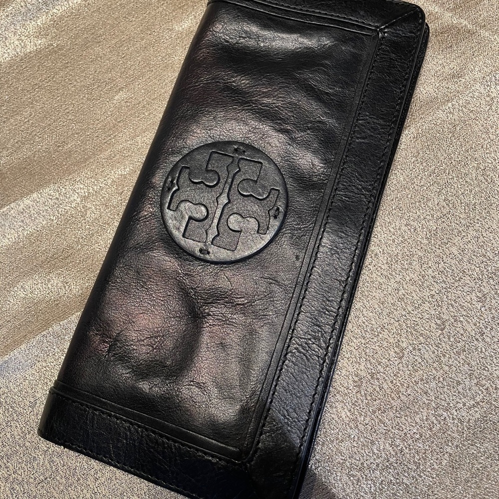 Tory Burke wallet